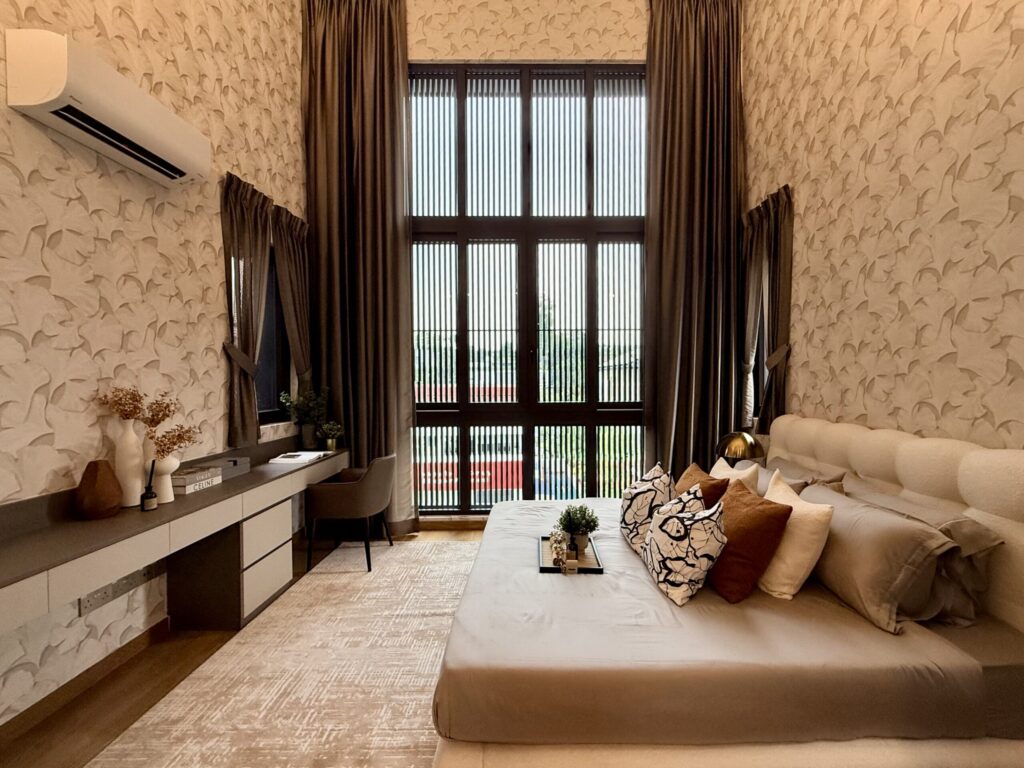 Brand New 3.5 + M Storey Semi-D @ Orchard Fernhill Road, Semi-Detached in Singapore